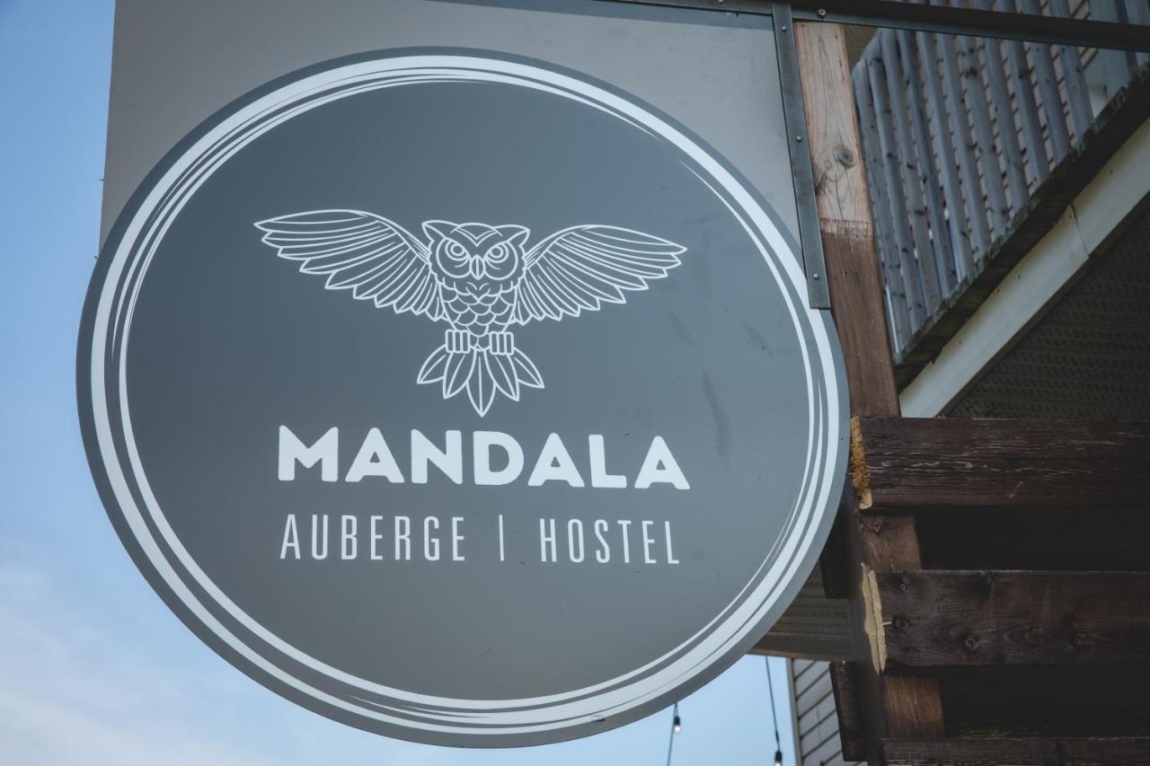 Auberge Mandala Saint-Mathieu-du-Parc Eksteriør billede